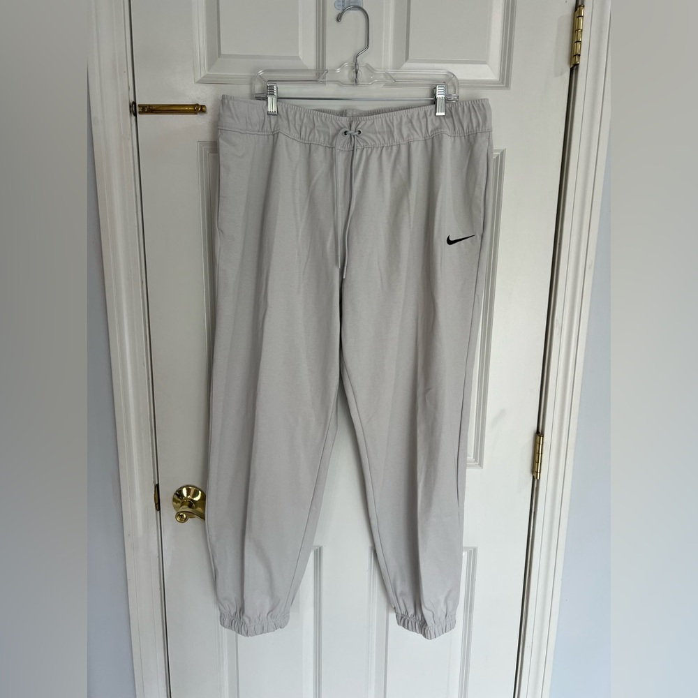 Nike joggers NWT - Picture 2 of 6